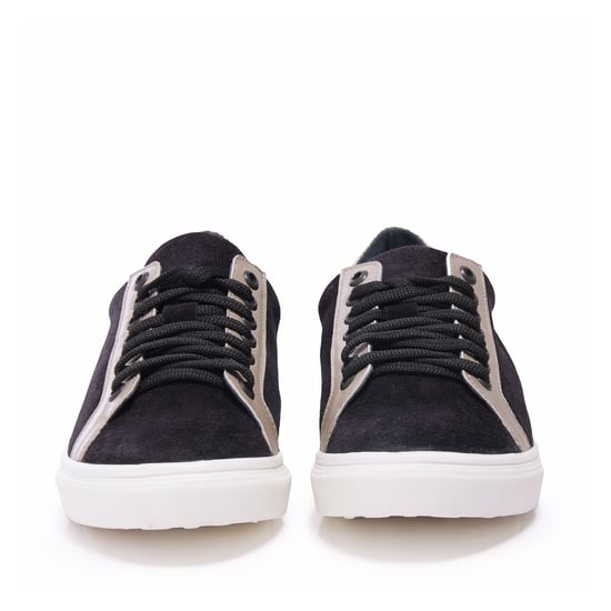 María Barceló Leather Shoes in Metallic Black