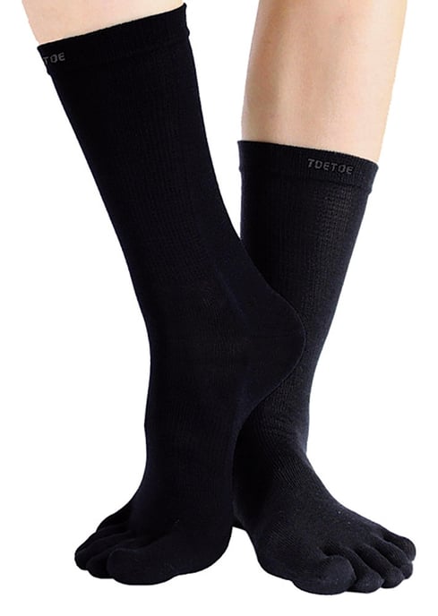 TOETOE - Mens & Ladies Outdoor Soft Wool Moisture Wicking Mid Calf Toe Socks - Black - Image 2