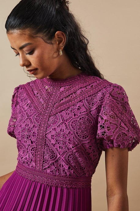Petite Lace Puff Sleeve Pleated Midi Dress