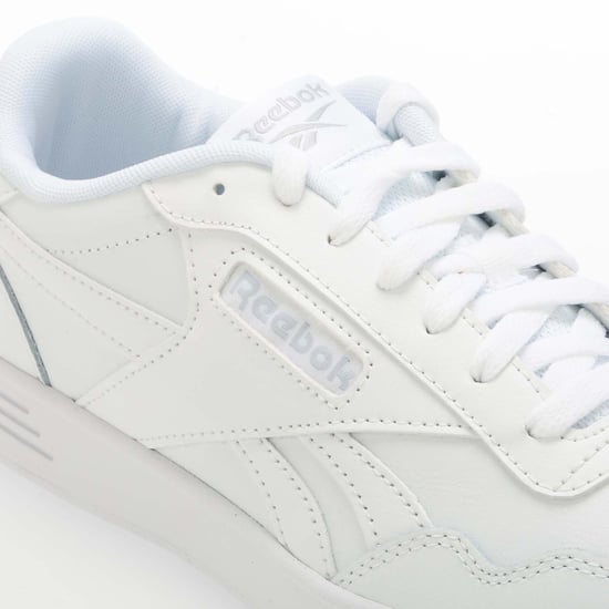 Reebok Classics Unisex Court Advance Sneakers i Vitt - Image 5