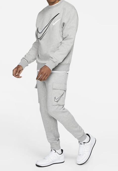 Nike Multi Swoosh trainingspak voor heren met ronde hals in grijs - Image 2