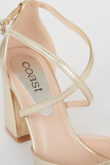 Treat Block Heel Cross Strap Court - Image 4