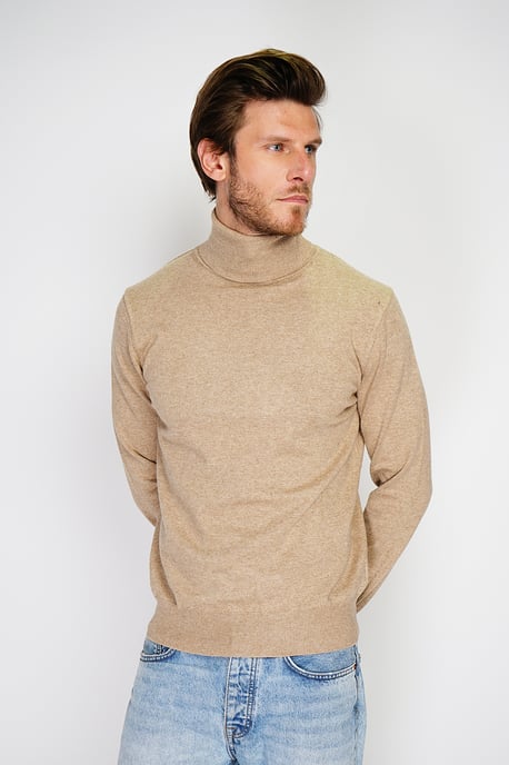 GB - William de Faye - turtleneck - Camel