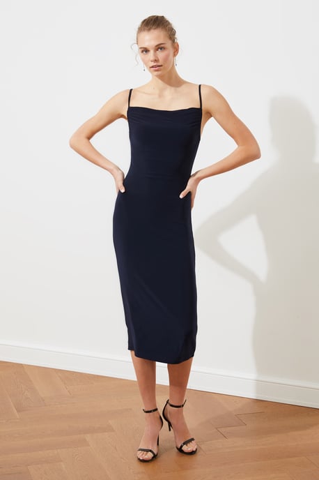 Trendyol Kvinnors Cowl Neck Bodycone Midi Klänning - Image 1