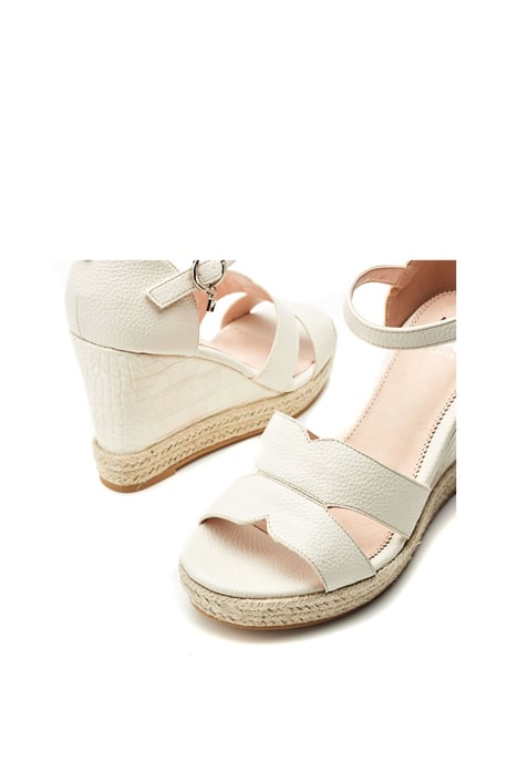 Rikolia Off White Heels