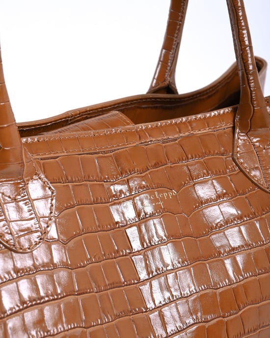 Dee Ocleppo Womens Handbag Exter Tan