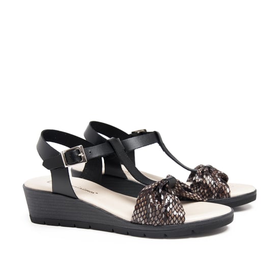 Women's Wedge Leather Sandals in Black