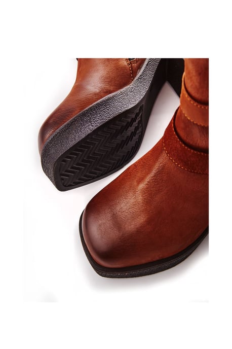 'Sh Sagitta' Tan Nubuck