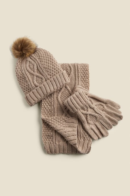 Kelly Stone Cable Knit Scarf