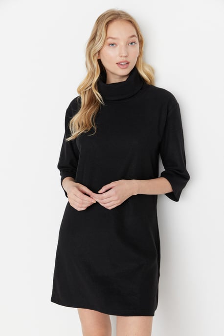 Trendyol Kvinnors Turtleneck Shift Midi Klänning - Image 1