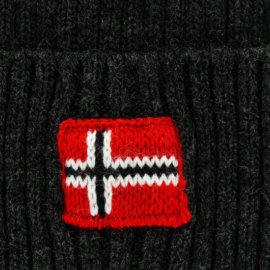 Knitted hat with pom pom on top NP0A4GBV man