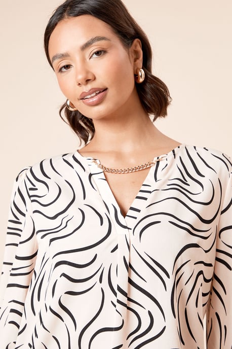Long Sleeve Swirl Chain Detail Blouse