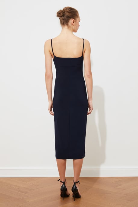 Trendyol Kvinnors Cowl Neck Bodycone Midi Klänning - Image 5