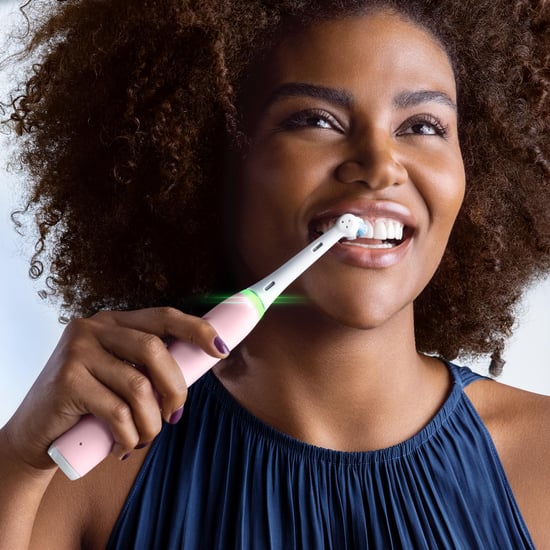 Oral-B iO3 Electric Rechargeable Toothbrush with 3 Cleaning Modes, Matt Black - Image 2