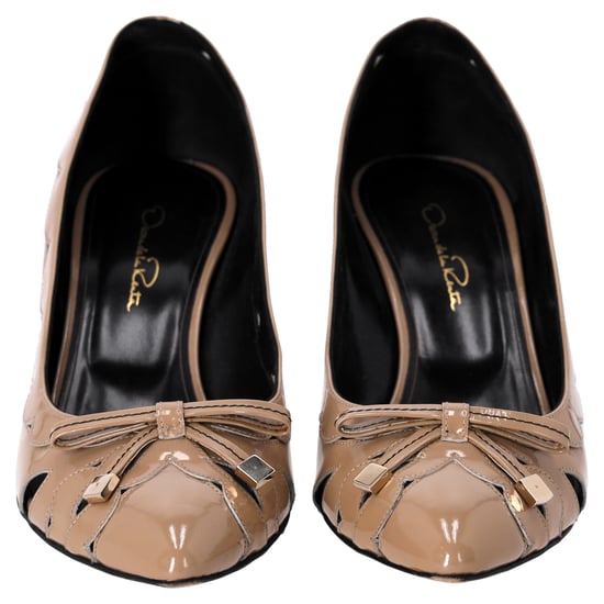 Oscar De La Renta Pumps med Scallop och Båtdetalj i Brunt Lackläder - Image 4