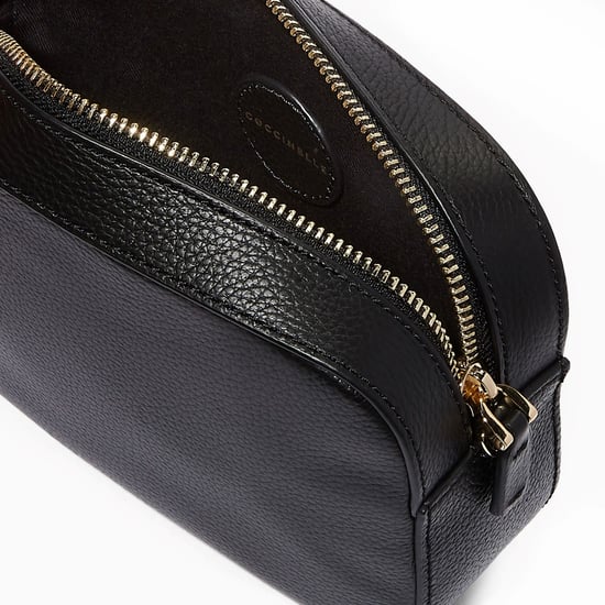 Tebe Crossbody Bag in Tumbled Leather Coccinelle NOIR