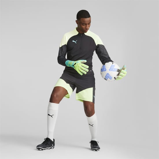 PUMA Unisex FUTURE Ultimate Negative Cut Football Goalkeeper Gloves - Image 4