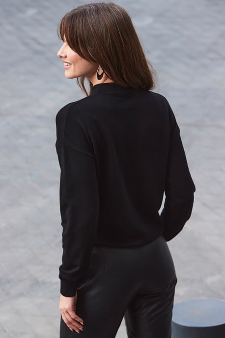 Black Keyhole Detail Fine Knit Jumper