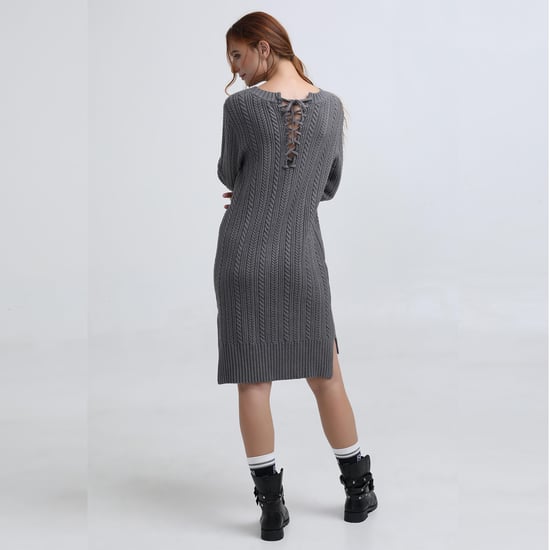 Snörning i ryggen på jumperklänning - Image 5