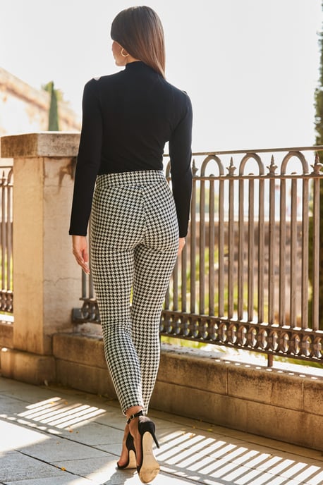 Black & White Dogtooth Print Leggings With Zip Detail Pockets