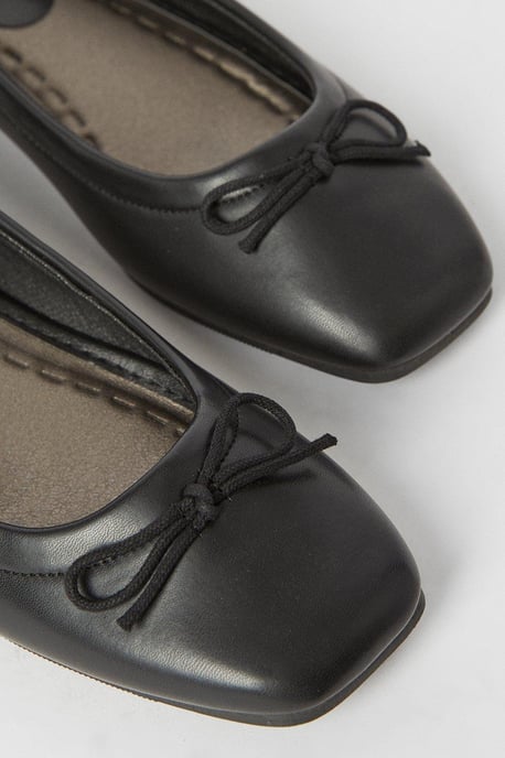 Lisa Bow Detail Ballet Flats