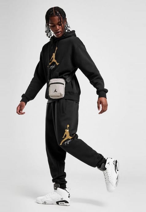 Nike Sportswear standaard trainingspak met capuchon in zwart - Image 2