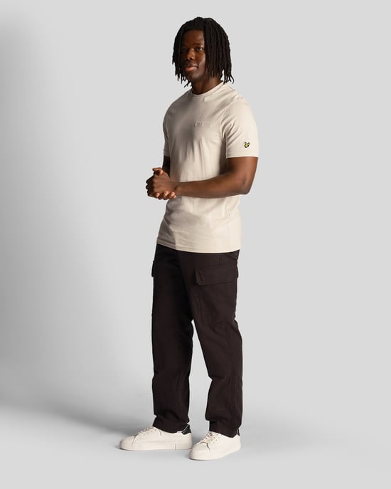 Lyle & Scott effen creme T-shirt met geborduurd logo - Image 1