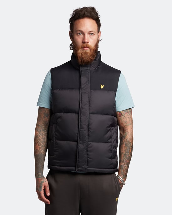 Lyle & Scott gewatteerde bodywarmer in zwart - Image 1
