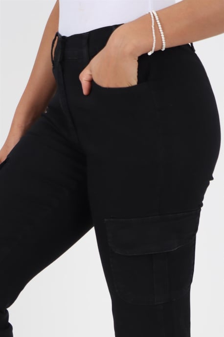 Damesjeans met elastische taille en zelfboeien in zwart - Image 4