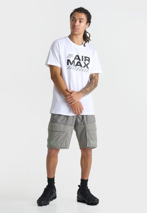 Nike Air Max Graphic T-shirt voor heren in wit - Image 4