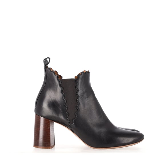 Chloé Scalloped Chelsea Boots in Black Leather - Image 4