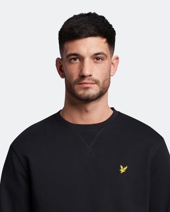 Lyle & Scott Crew Neck Sweatshirt in Black - Image 4