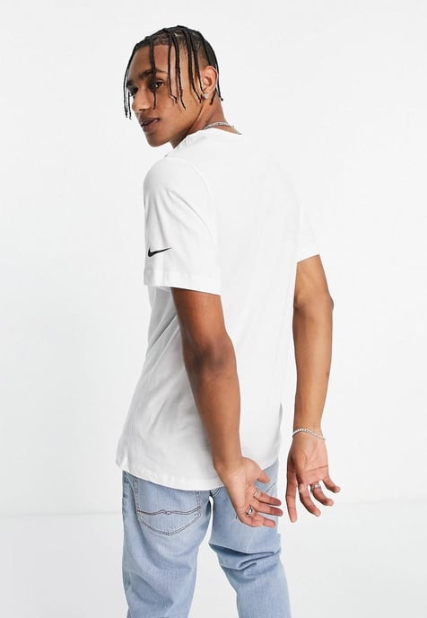 Nike Sportswear T-shirt voor heren met groot logo in wit - Image 2