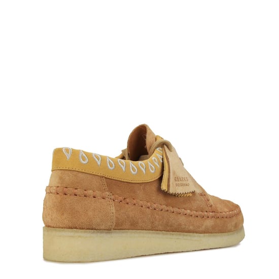 Men's Clarks Originals Weaver Suede Shoes in Tan - Image 3