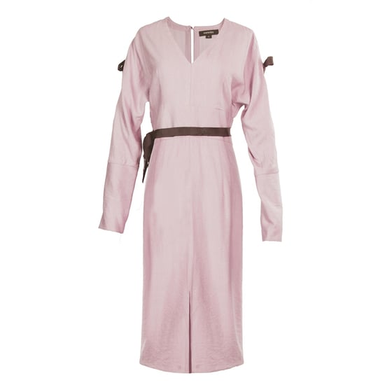 Robe cintrée manches longues épaules dénudées col V