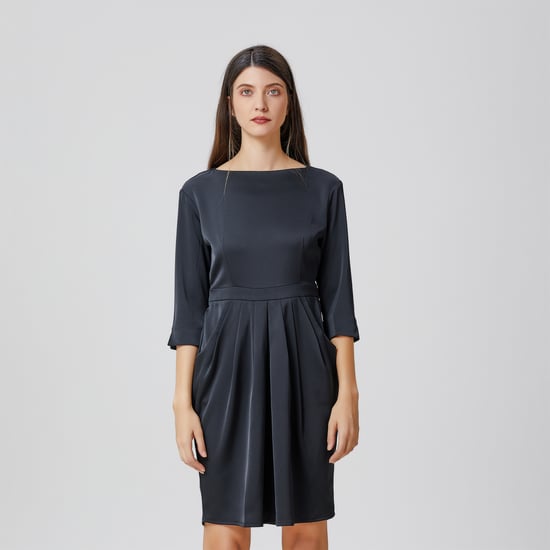 Pegged dress with pleats - Image 5