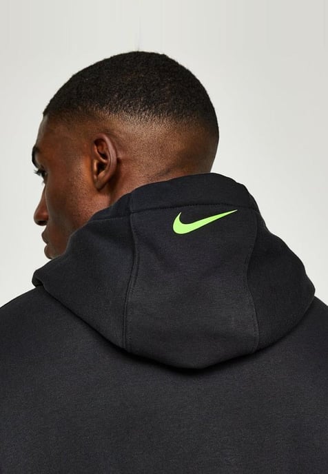 Nike Standard Issue Moto Overhead Tracksuit in Black - Image 4