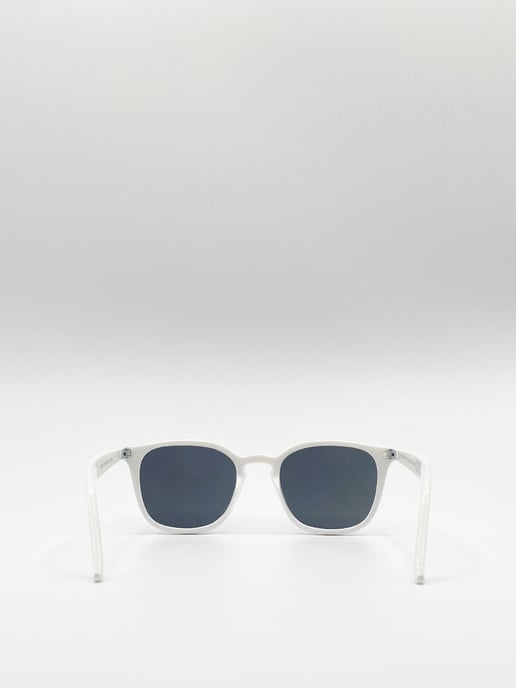 Classic Preppy Square Sunglasses With Key Hole Nosebridge