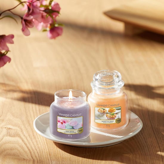 Yankee Candle Original Medium Jar Doftljus Berry Mochi, 411g - Image 2