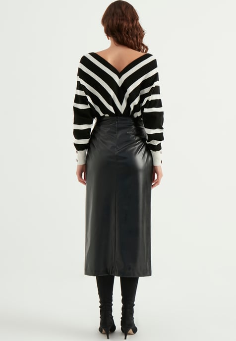 Buttoned Slit Faux Leather Skirt - Image 5