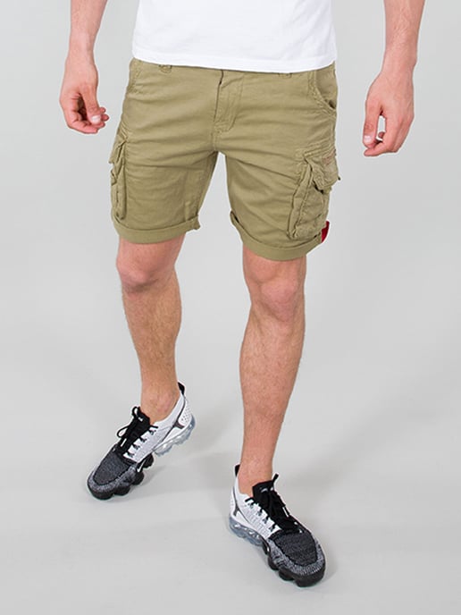 Heren Alpha Industries Crew Short in Olijf - Image 1