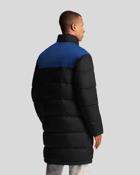 Lyle & Scott Longline vadderad pufferjacka i svart - Image 3