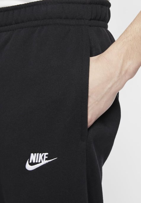 Nike Sportswear Club Fleece trainingspak met capuchon voor heren in zwart - Image 6