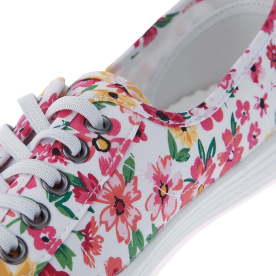 Women's Rocket Dog Chow Chow Margate Floral Pumps in White - Image 5