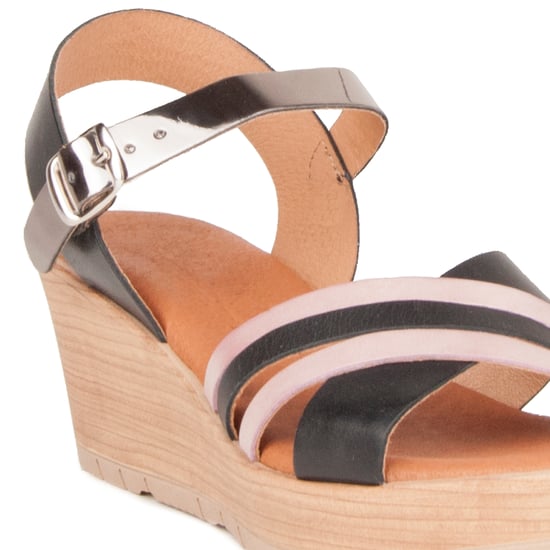 Confortable wedge sandal Purapiel in Black
