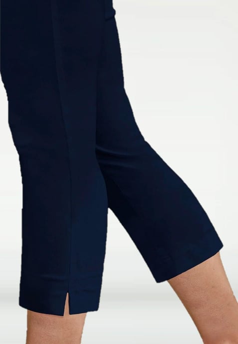 M&CO Womens Crop Stretch Trousers in Navy - Image 3