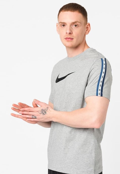Nike Sportswear Repeat T Shirt Club in Grey - Image 3