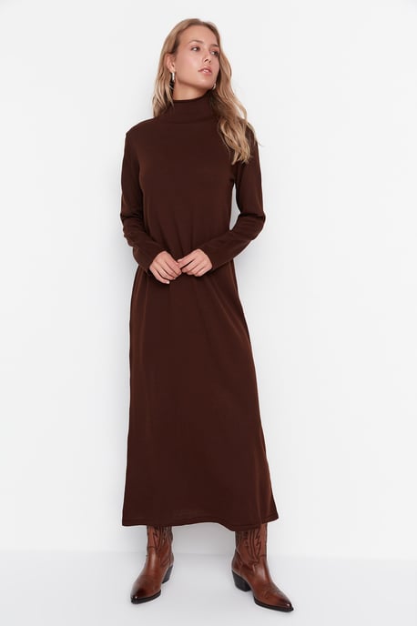 Trendyol Vrouw/Meisje Coltrui Verschuiving Maxi Bescheiden jurk - Image 1