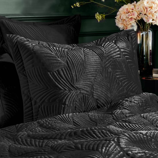 Palmeria Quilted Velvet Pillowcase - Image 1