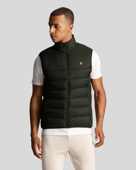 Lyle & Scott Vadderad Gilet i Olivgrön - Image 2